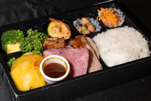 ゴルビージャックチーズバーグ＆サーロインステーキ＆ソーセージ＆スパイシーBBQ