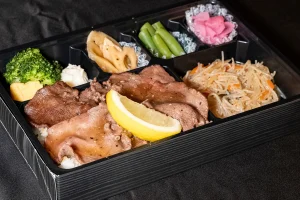 炭焼き牛たん重