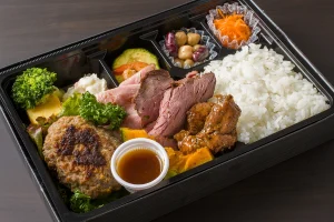 【通常￥2300 特別→￥2160!!】和牛ハンバーグ&スパイシーBBQ &牛ハラミステーキ&ローストポークBBQ