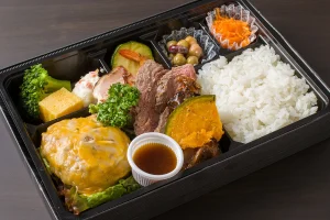 【通常￥2300 特別→￥2160!!】ゴルビージャックチーズ &牛ハラミステーキ &スパイシーBBQ &ローストポーク