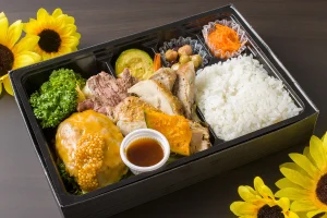 ゴルビージャックチーズバーグ &牛ハラミ&若鶏グリル&生ソーセージグリル 　ゴールデンマスタード付き