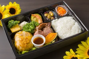 ゴルビージャックチーズバーグ&牛ハラミステーキ&スパイシーBBQ / ゴールデンマスタード付き
